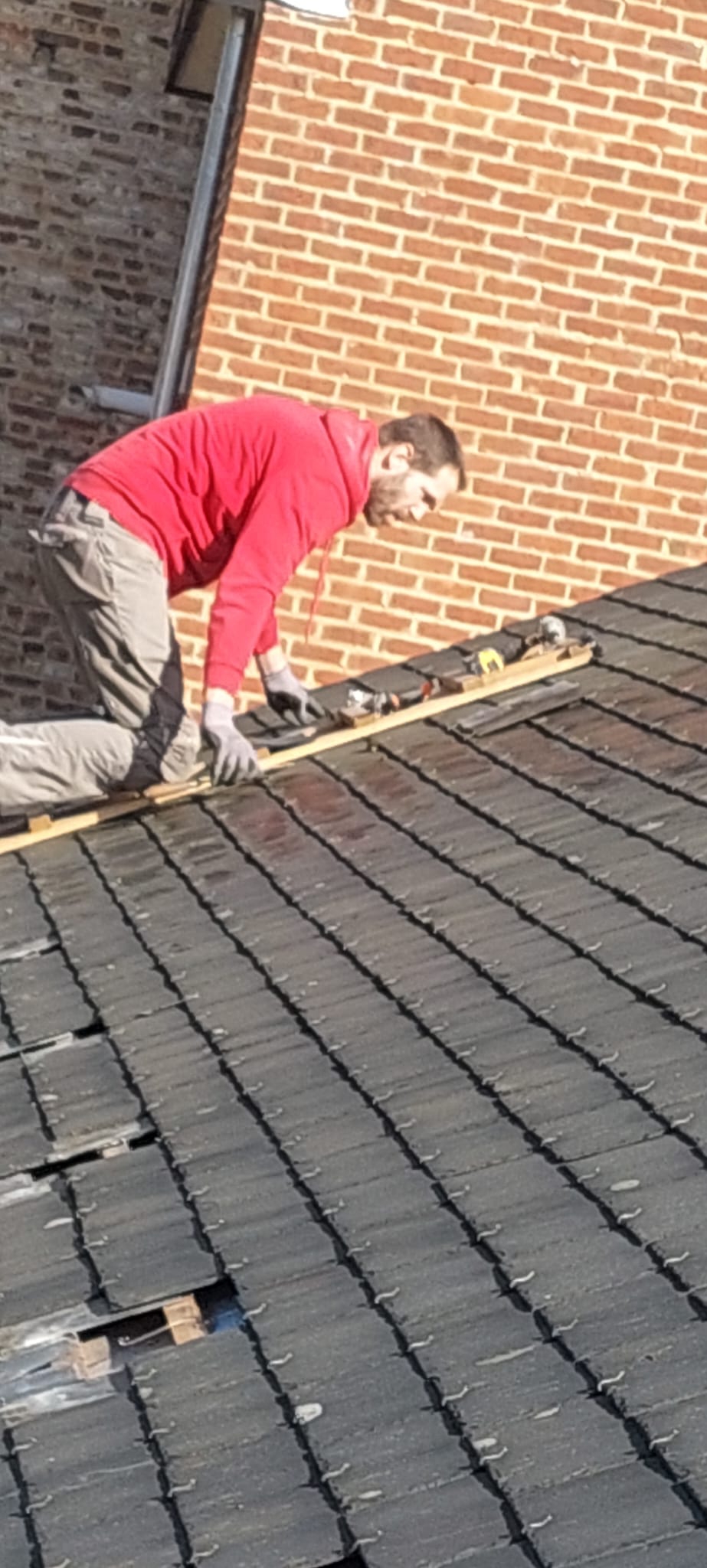 Placement crochets sur ardoises